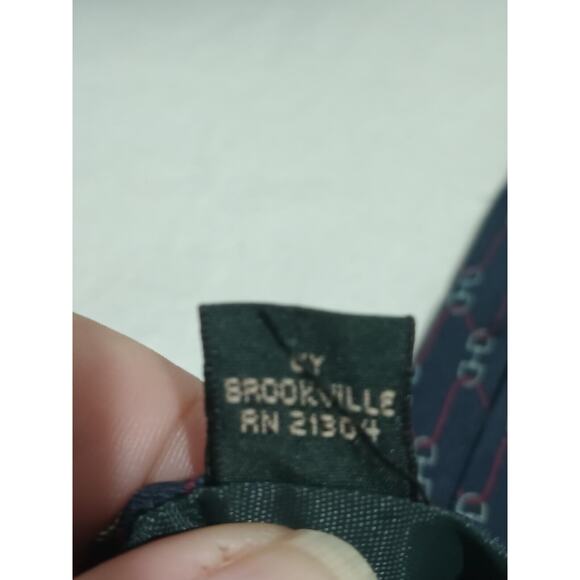 Savile Row 100% Imported Silk Navy Blue Print Tie - Picture 3 of 6